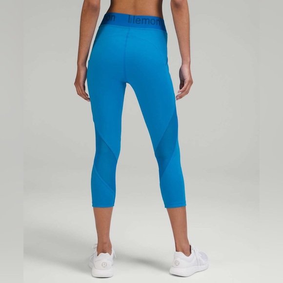 🆕 NWT LULULEMON LOGO WAISTBAND HR TRAIN CROP 21” - Picture 2 of 5